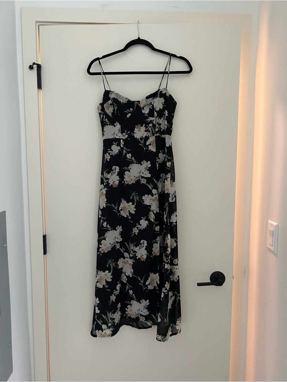 Petal & Pup Meg Dress - Black Floral Midi Size 2